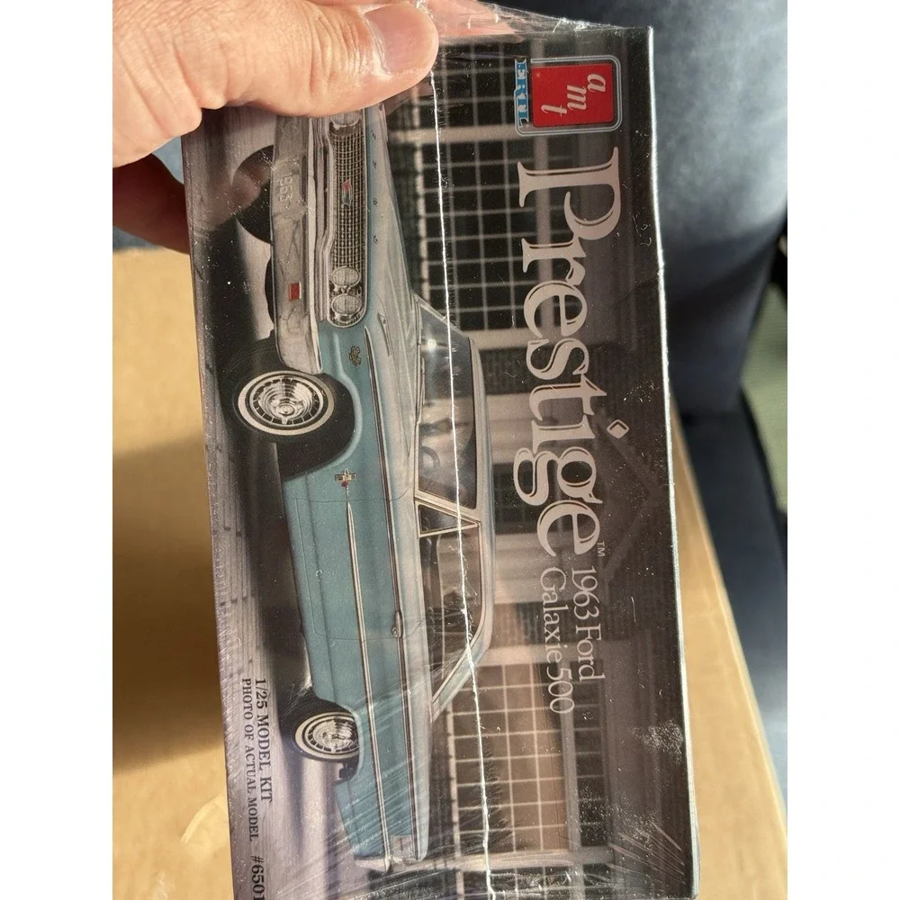 ERTL AMT PRESTIGE‎ 1963 FORD GALAXY 500 1/25 MODEL KIT SEALED